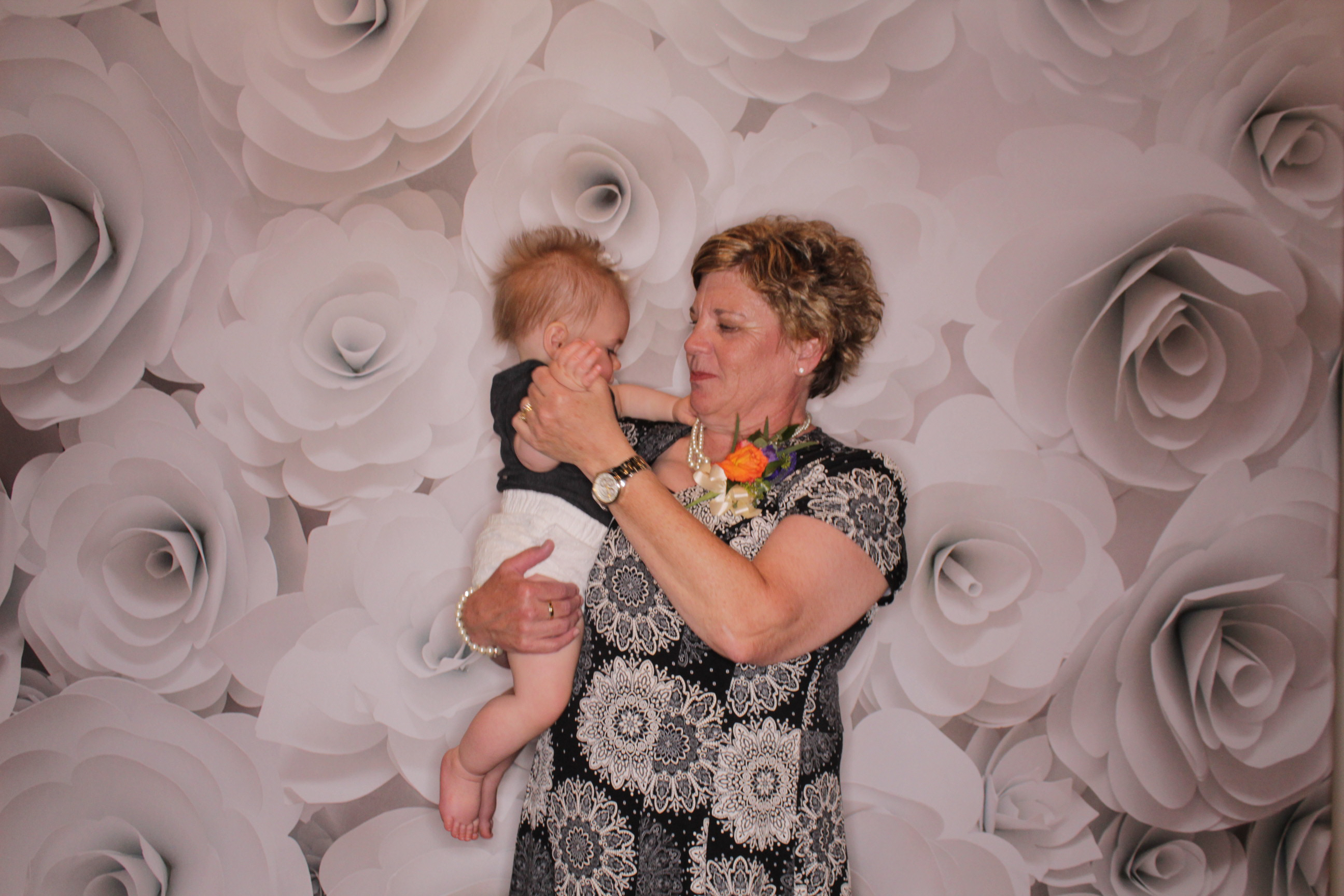 Danni and Brock’s Wedding | View more photos from the event at gallery.photoboothbillings.com/u/PhotoBoothBillings/Danni-and-Brock’s-Wedding